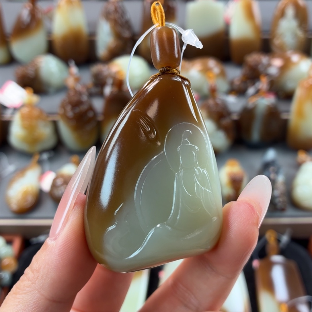 金***家和田玉未镶嵌颈饰