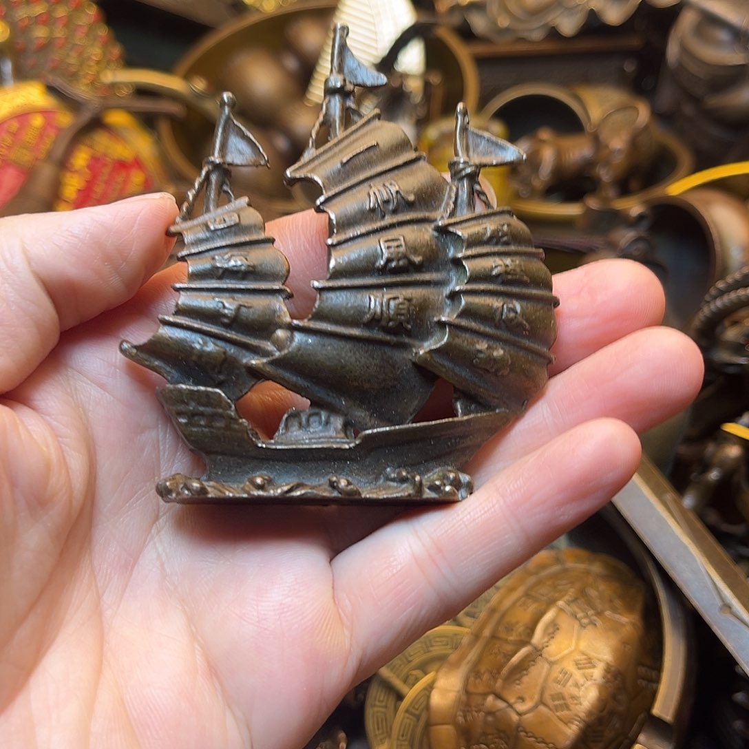 精美铜器工艺品等