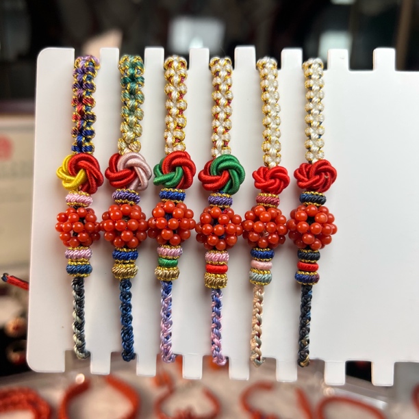 意大利珊瑚沙丁花簇手工编制手链，情侣款，下单备注要几号。