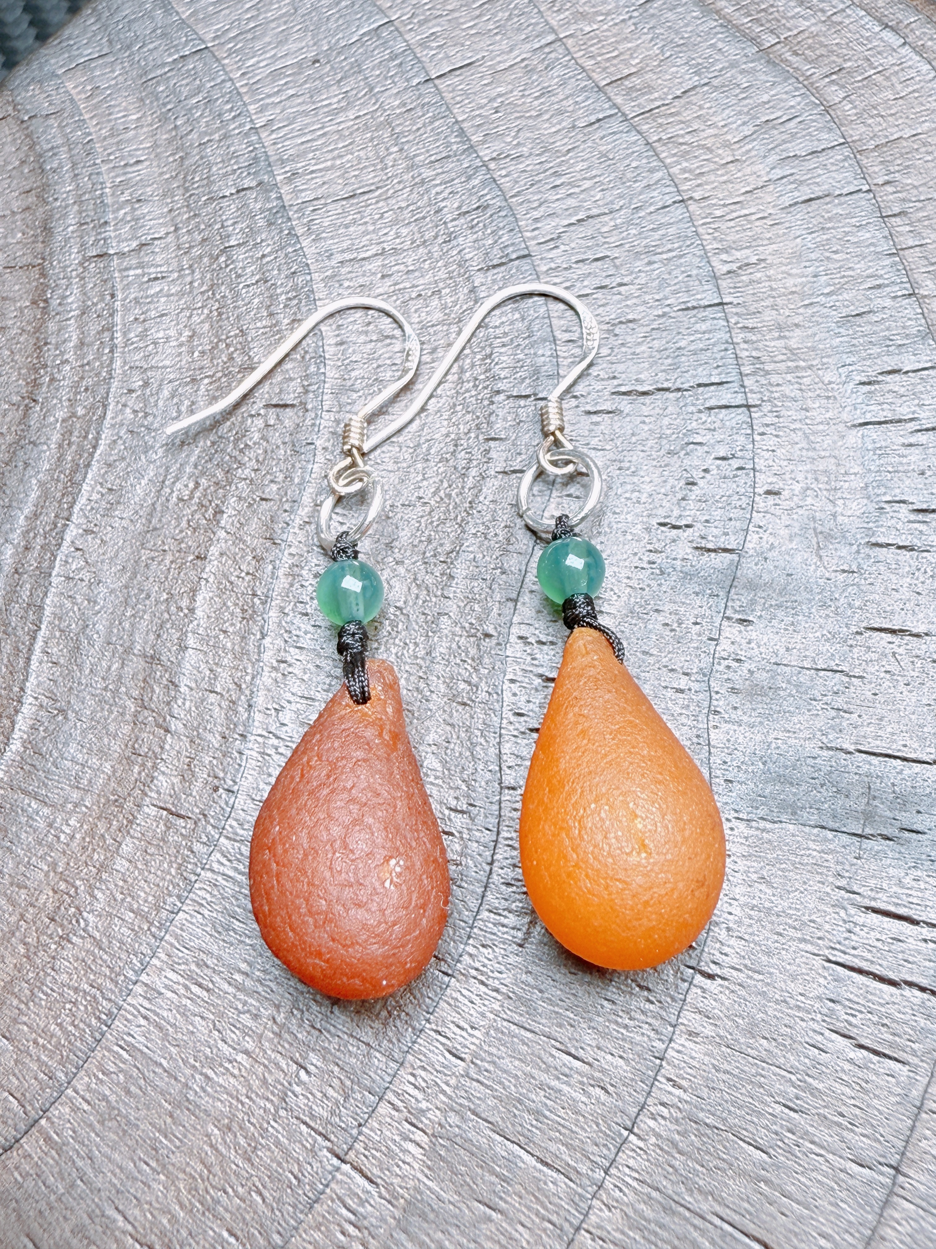 蜜蜡原石海飘水滴耳坠一副