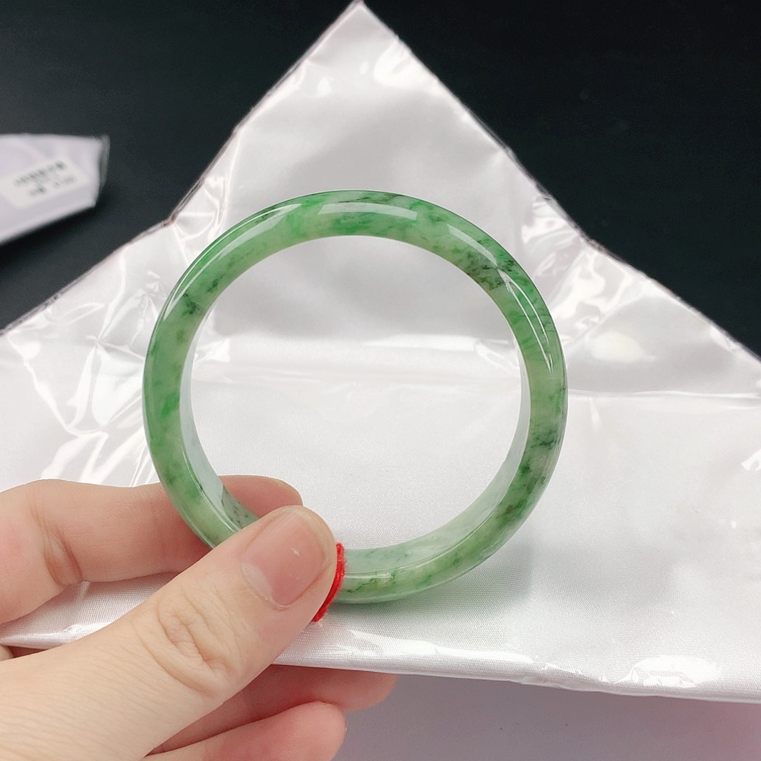 翡翠手镯未镶嵌翡翠100