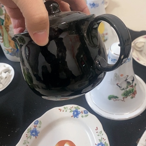 。。。。。摆件。。。。。壶吧有磕