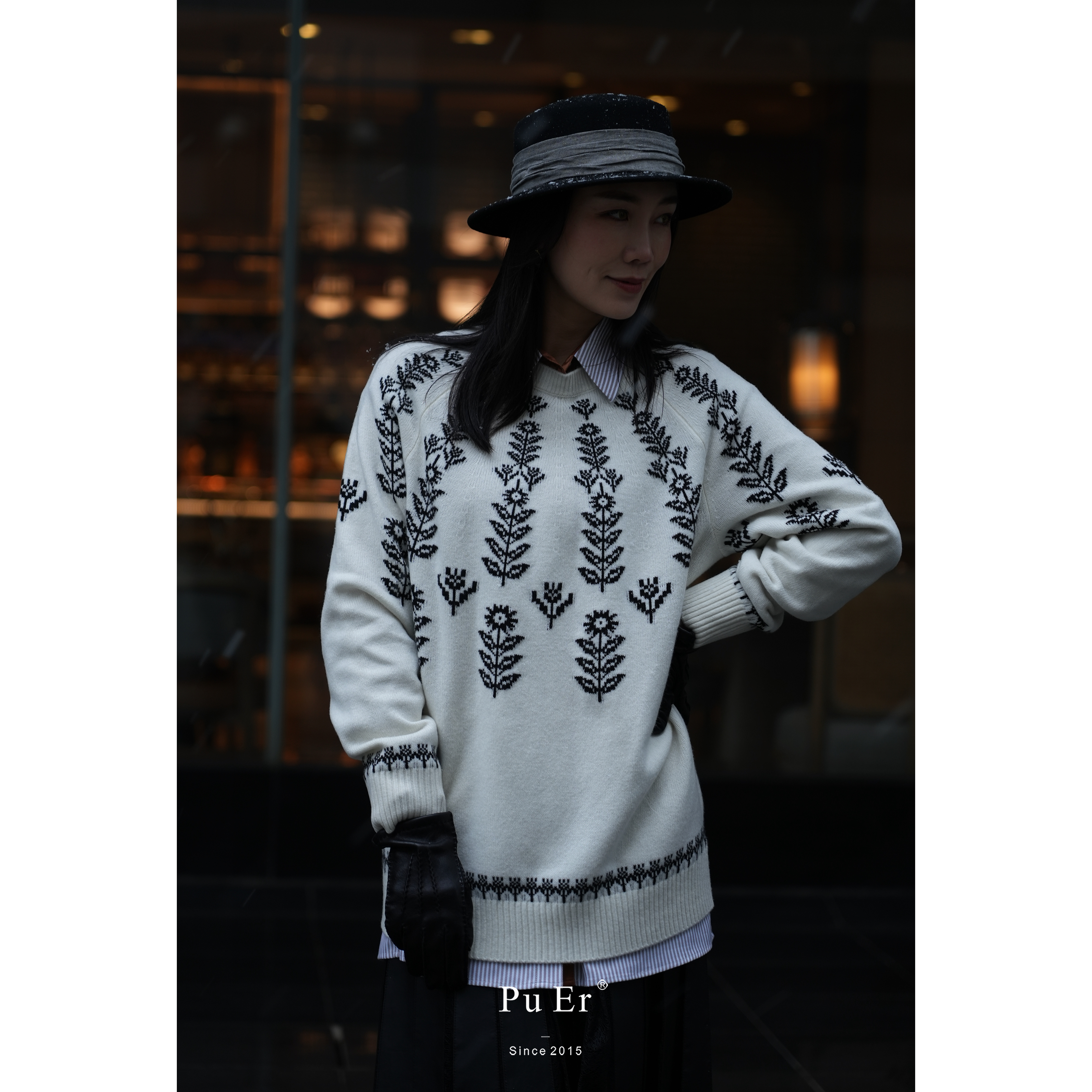 【旭日阳光】暖白色向日葵刺绘圆领羊毛衫