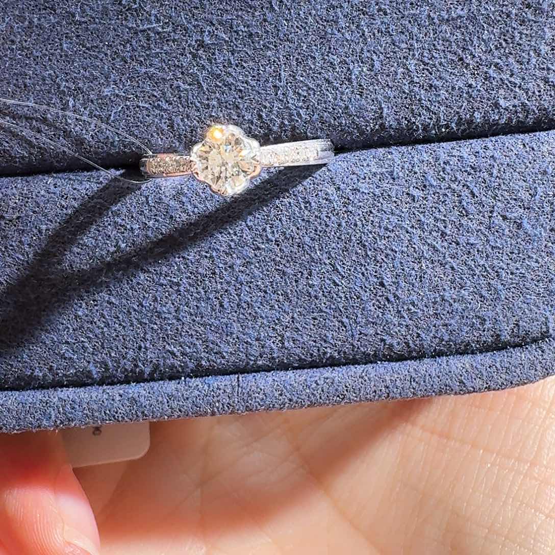 钻石戒指/指环18K金镶嵌