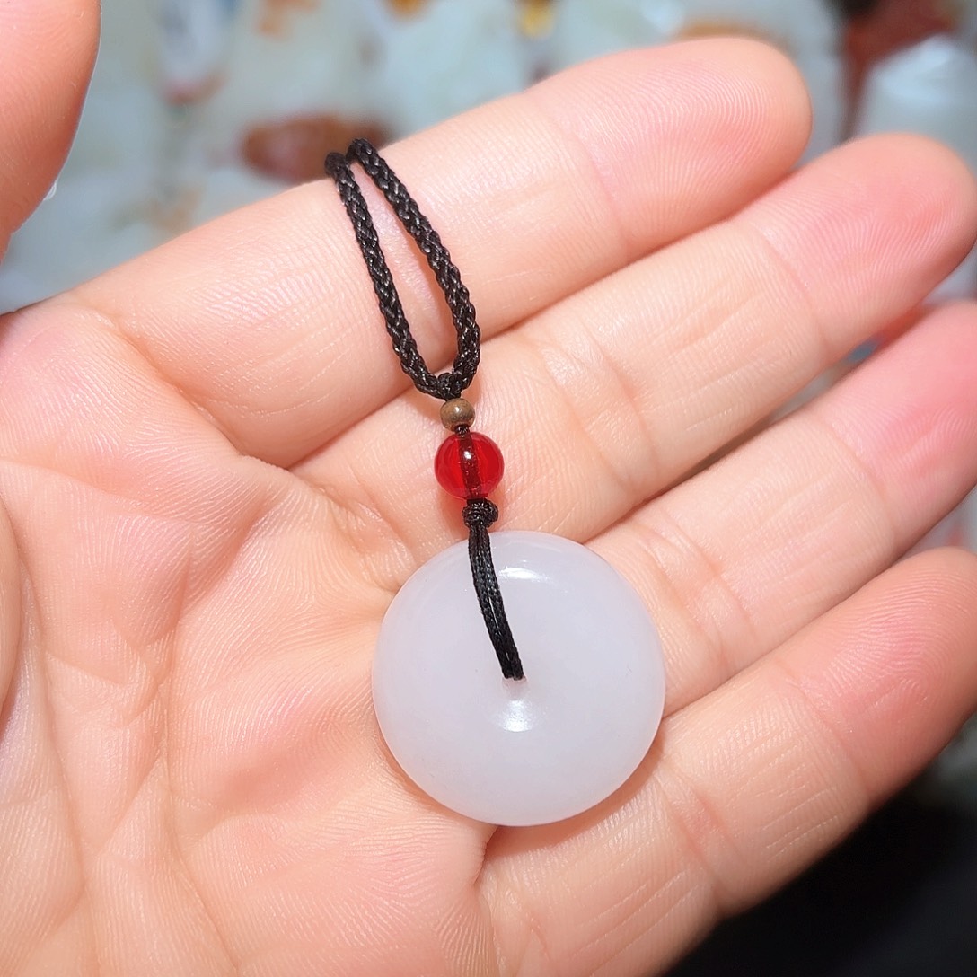 雨***田颈饰未镶嵌和田玉