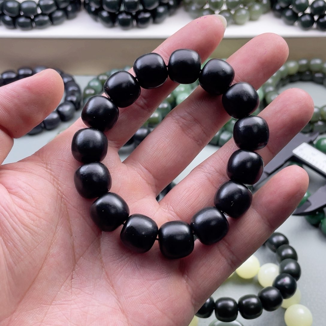 和田玉手串未镶嵌