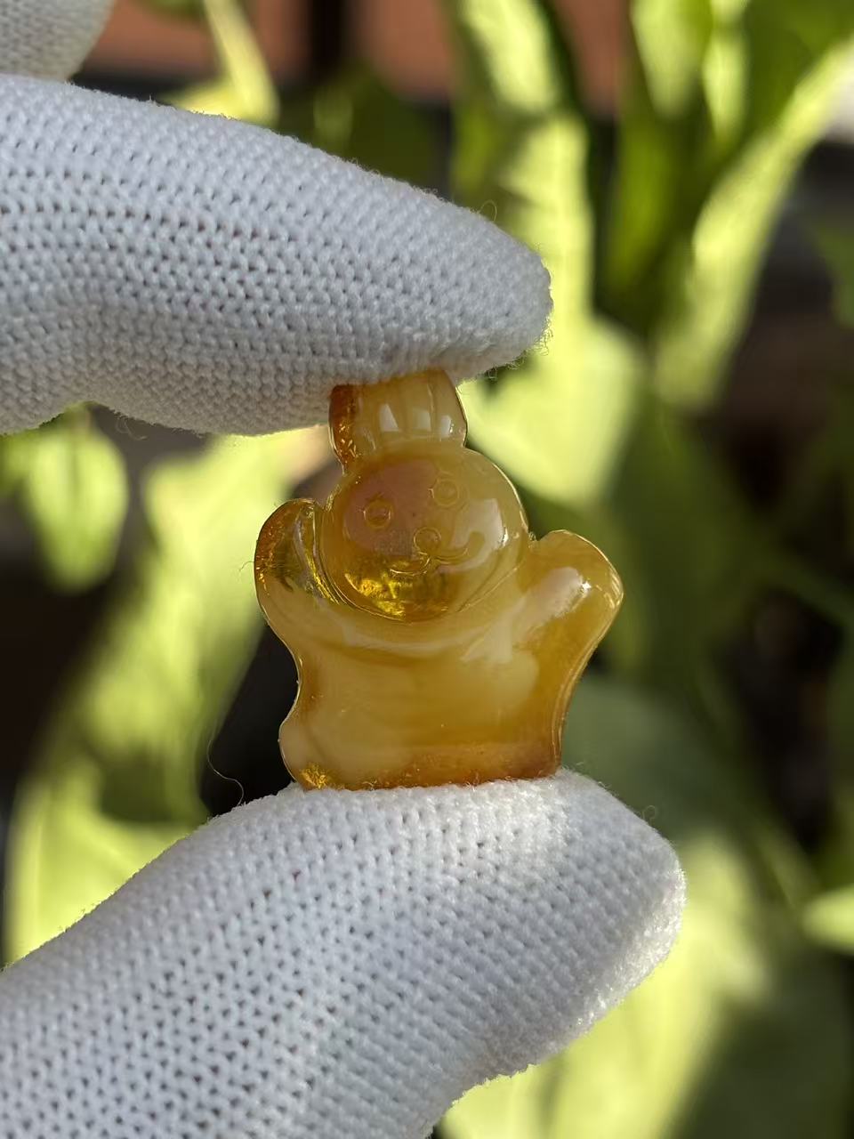 3942天然蜜蜡琥珀兔子配饰20x25x7mm