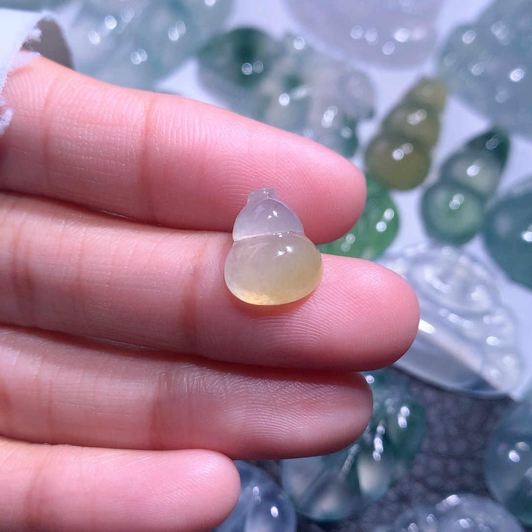 【闪购商品】翡翠颈饰未镶嵌葫芦
