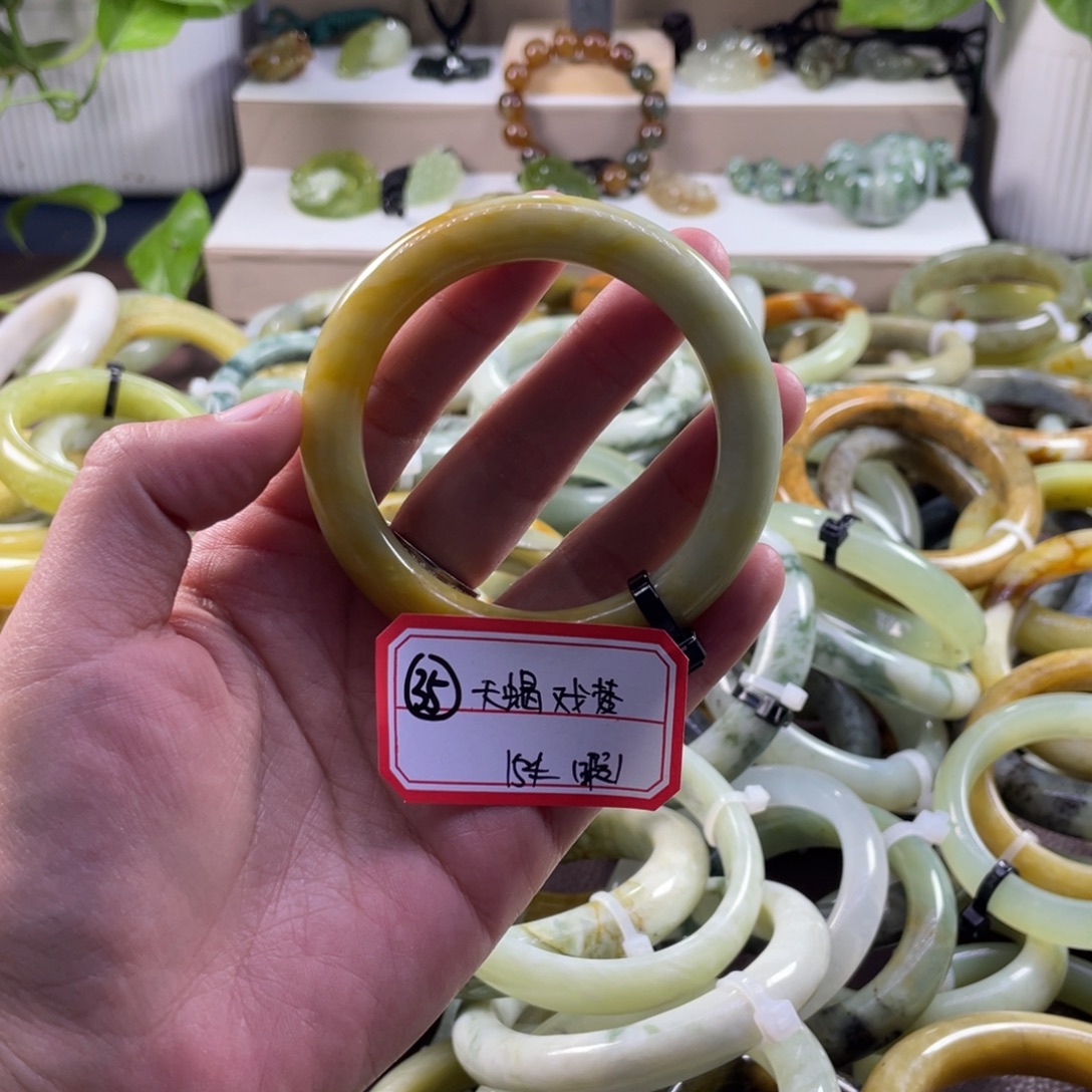 （***梦蛇纹石玉未镶嵌手镯