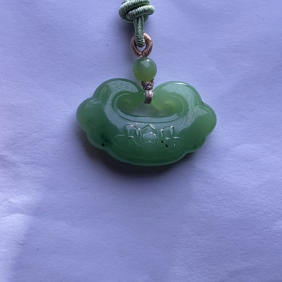 颈饰未镶嵌和田玉收藏级乌兰海老矿料高冰猕猴桃如意锁