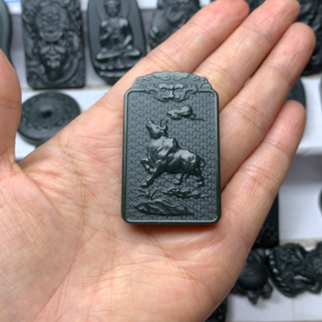 【闪购商品】颈饰未镶嵌和田玉双面雕刻
