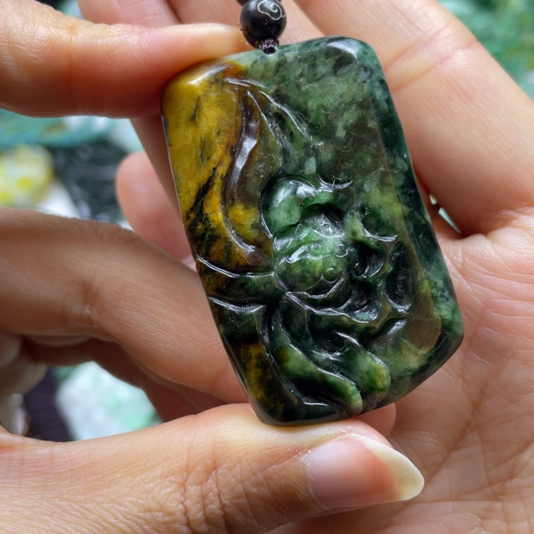 翡翠颈饰未镶嵌牌子