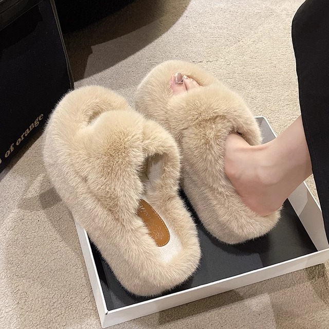 毛毛拖鞋女外穿2025新款冬季高级感家居软底厚底鞋增高交叉毛毛鞋