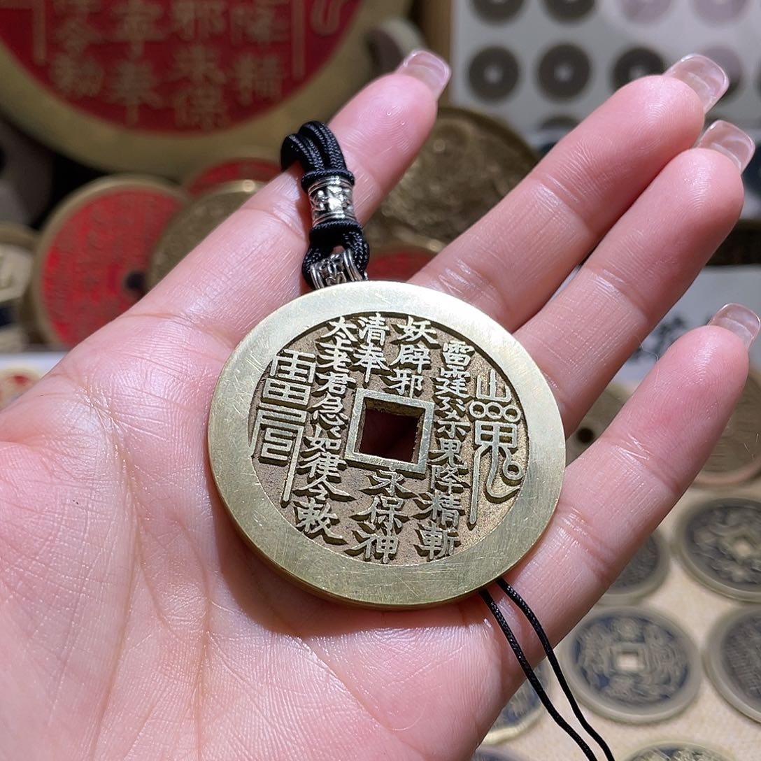 铜铜现代仿制工艺品花钱