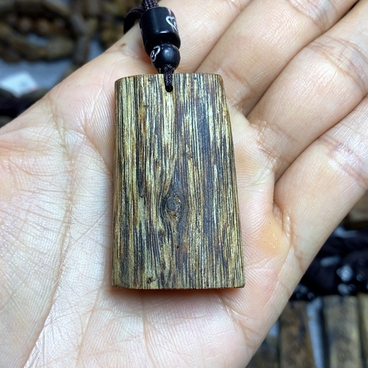 沉香手把件6.1克奇楠沉香素牌吊坠