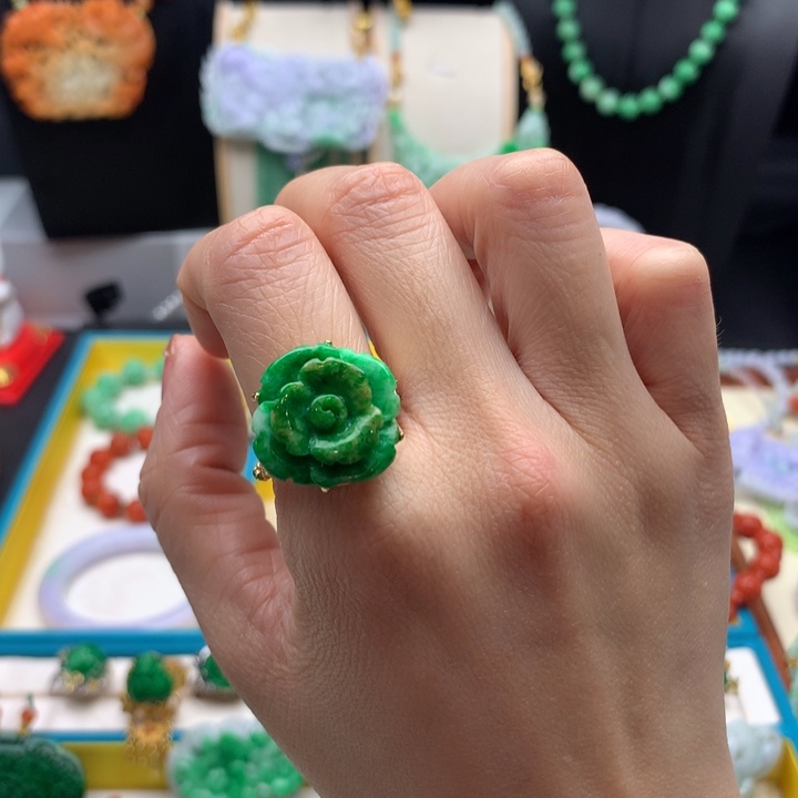 翡翠戒指未镶嵌翡翠戒指