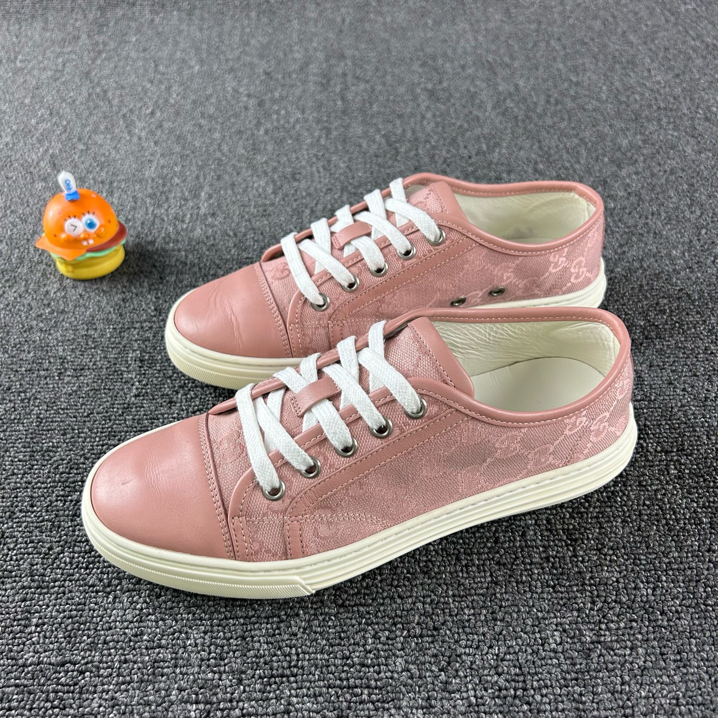 95新 GUCCI/古驰 粉色满印板鞋37码 HB5371 