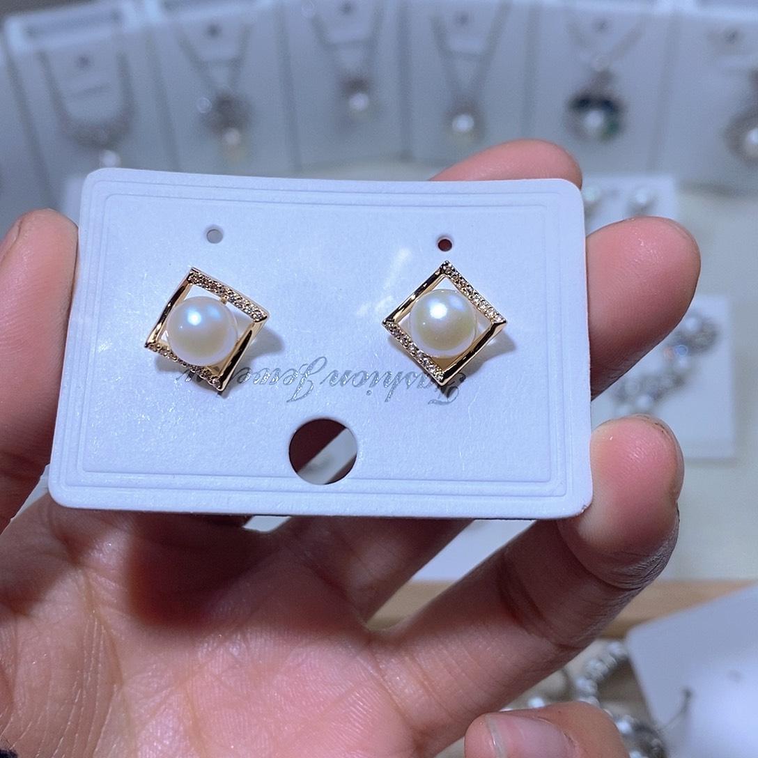 淡水珍珠未镶嵌耳饰