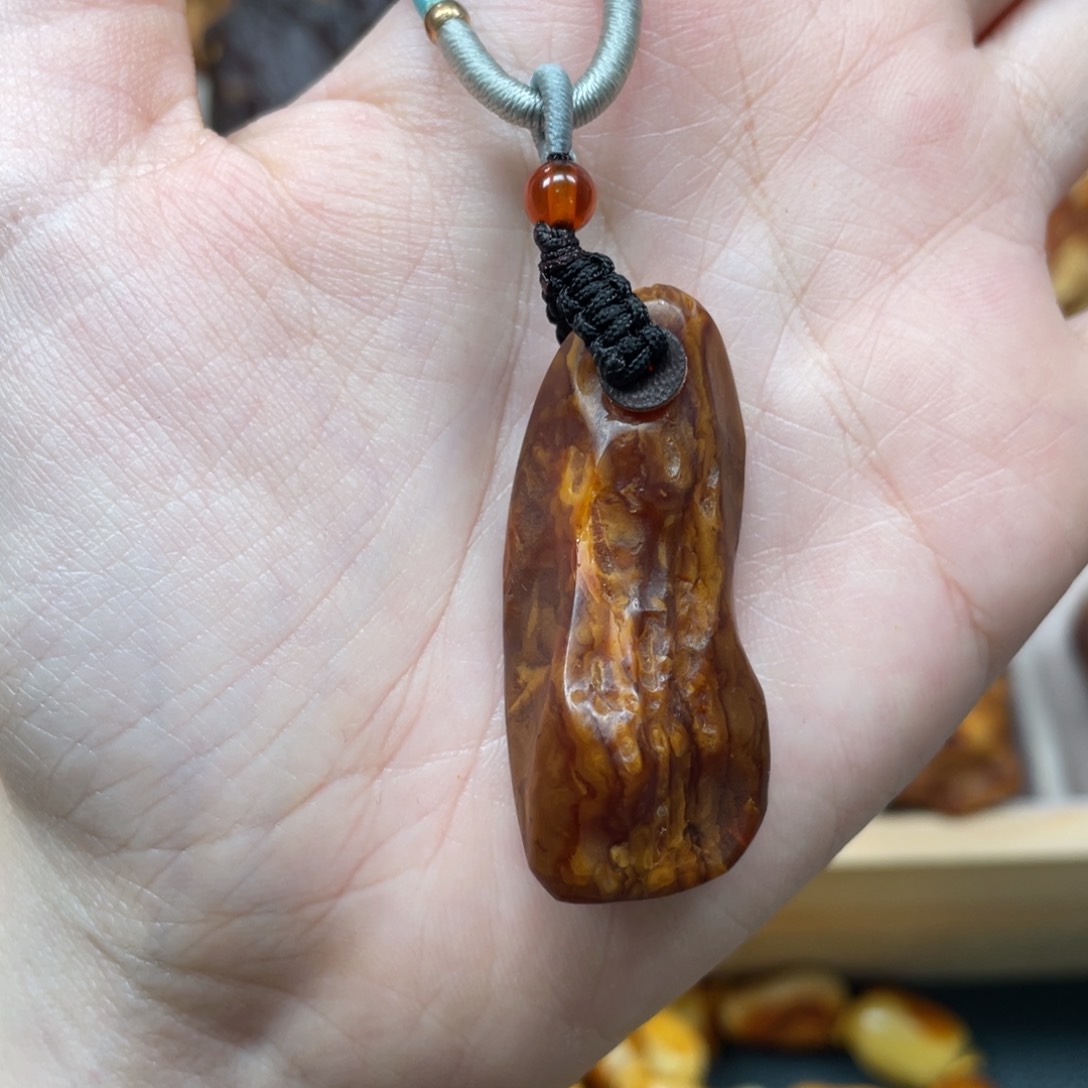 琥珀珠宝奇石未镶嵌