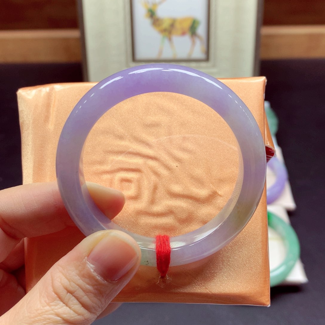 翡翠手镯未镶嵌天然翡翠