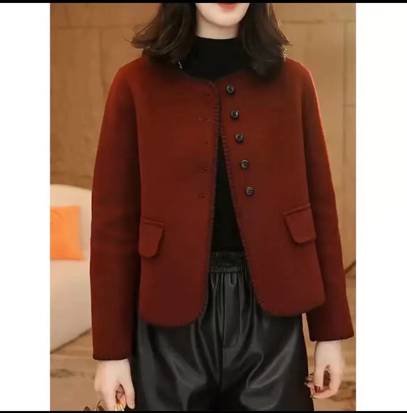 毛呢外套女短款小香风气质上衣秋冬排扣休闲短外套百搭2418