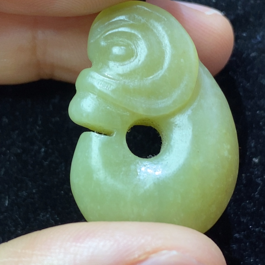 和田玉未镶嵌颈饰玉猪龙