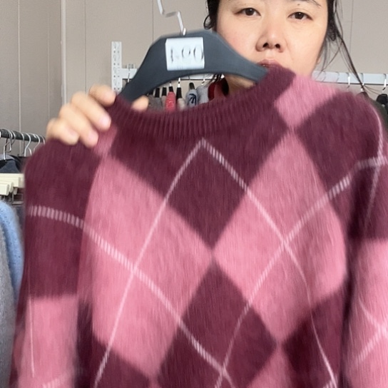 红色格子圆领一件