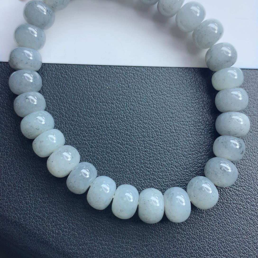 翡翠颈饰未镶嵌手串