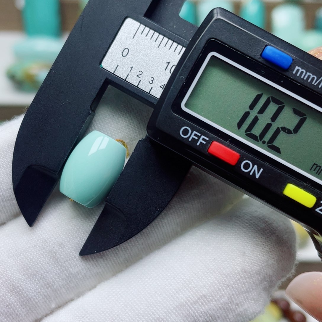 绿松石未镶嵌摆件