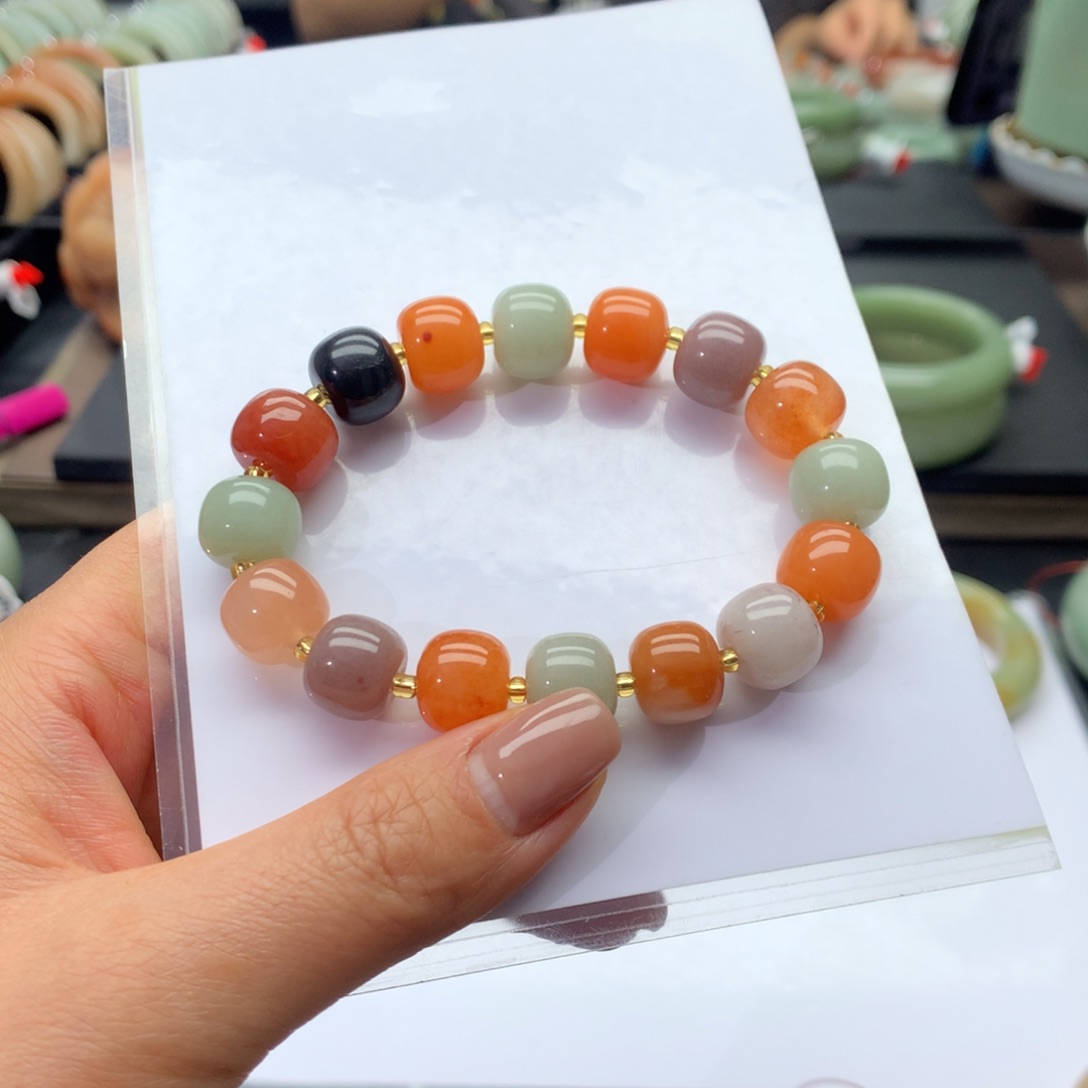 未镶嵌手镯石英质玉