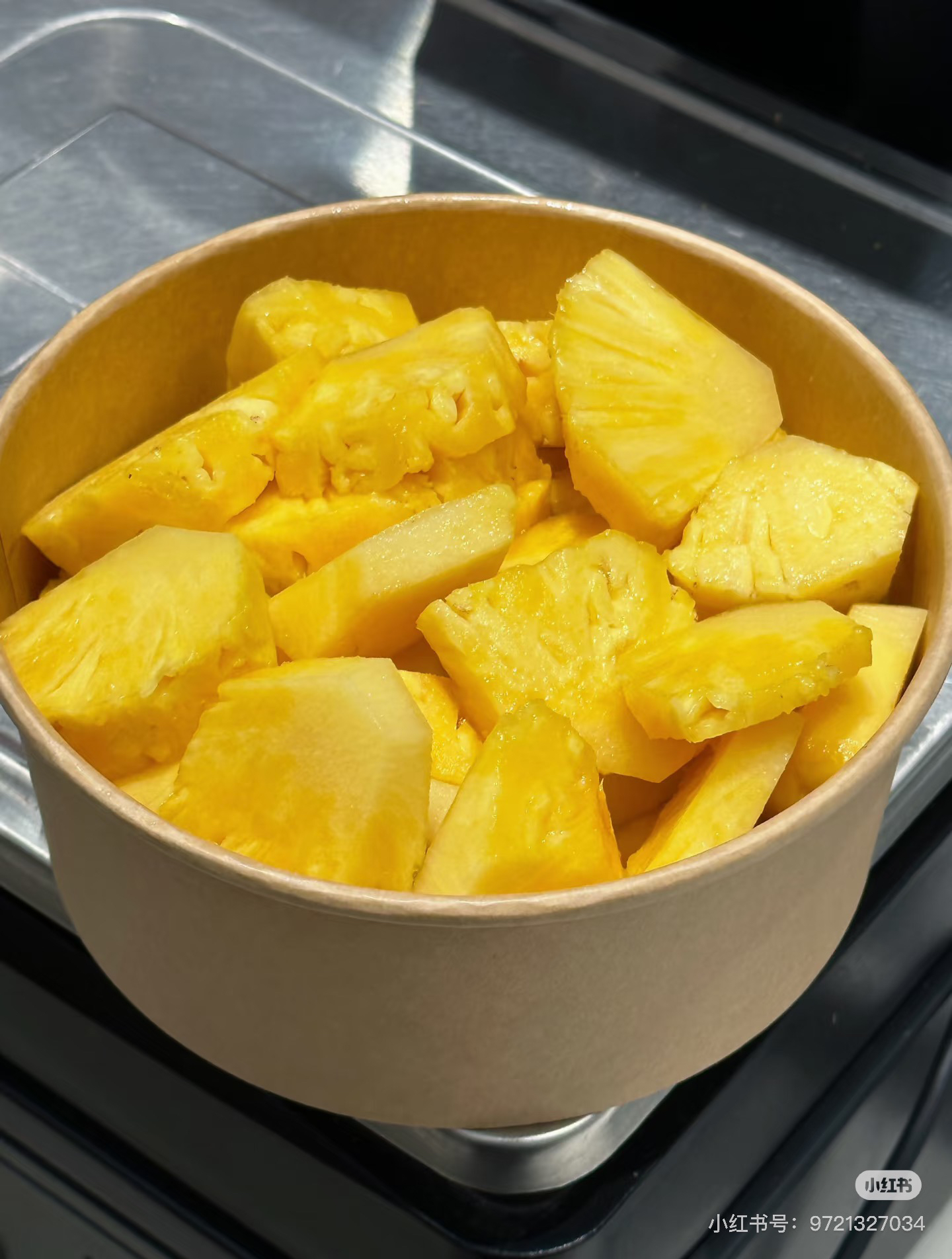 超好吃的黑钻凤梨盒