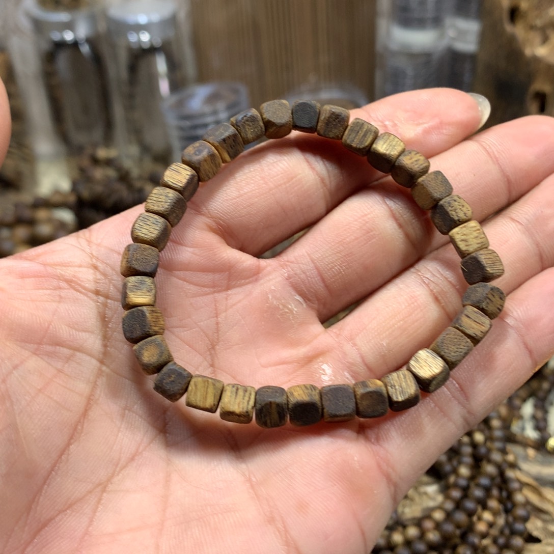 沉香碎屑沉香方糖0.6卡4克