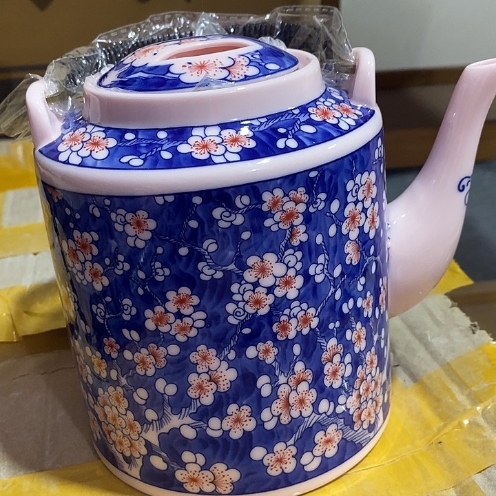 摆件陶红稀土梅花提梁壶