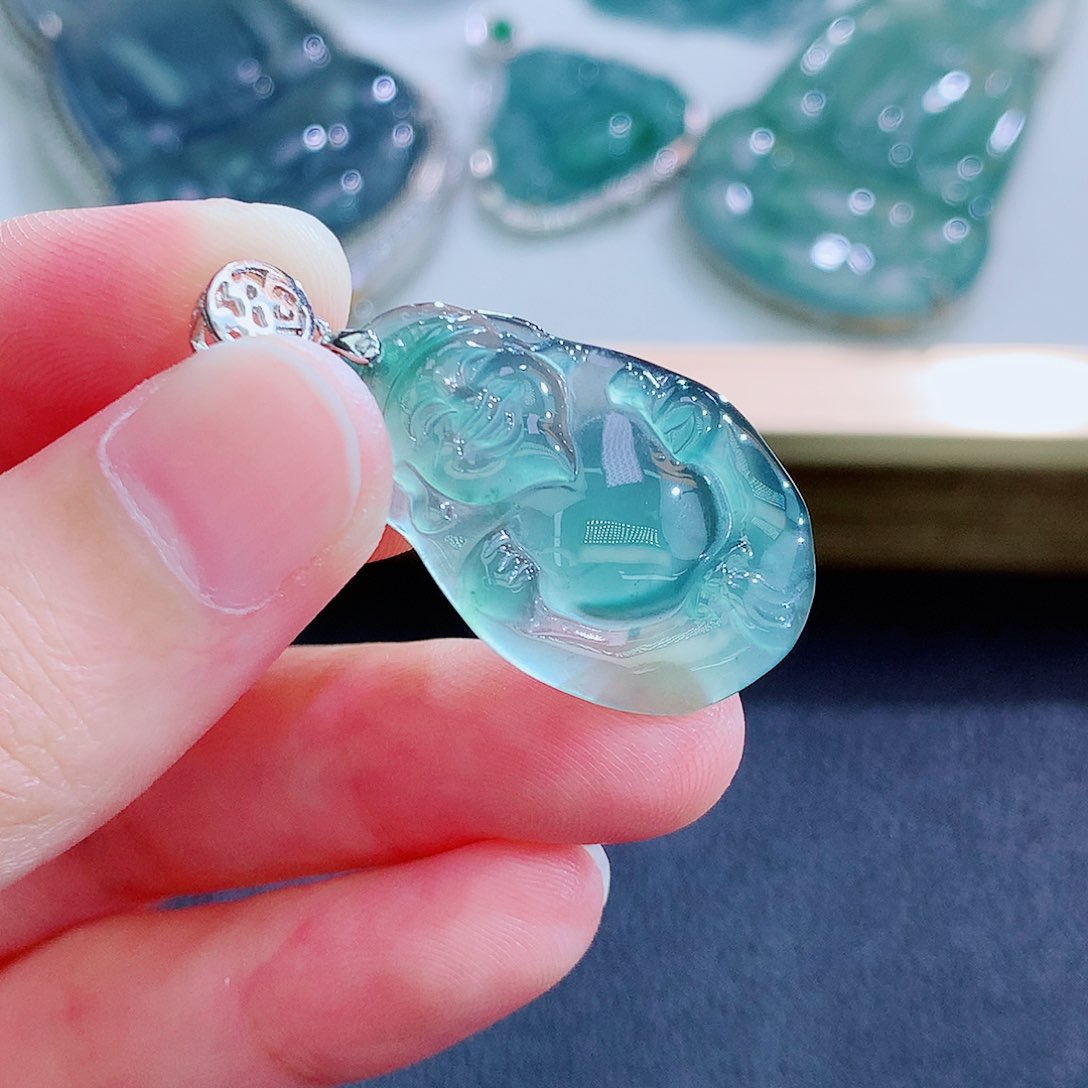 翡翠未镶嵌颈饰翡翠