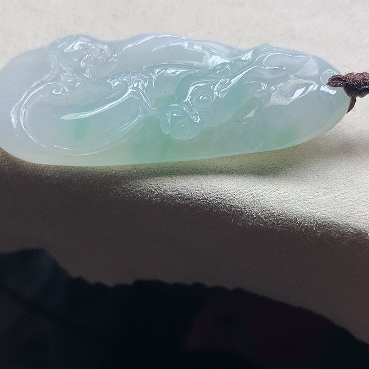 翡翠颈饰未镶嵌吊坠