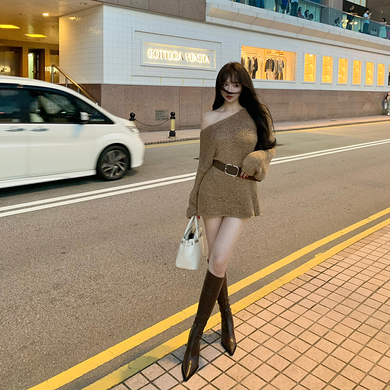 Liuu嘻嘻阿高级薄款宽松毛针织衫女秋时尚气质百搭斜肩配腰带上衣