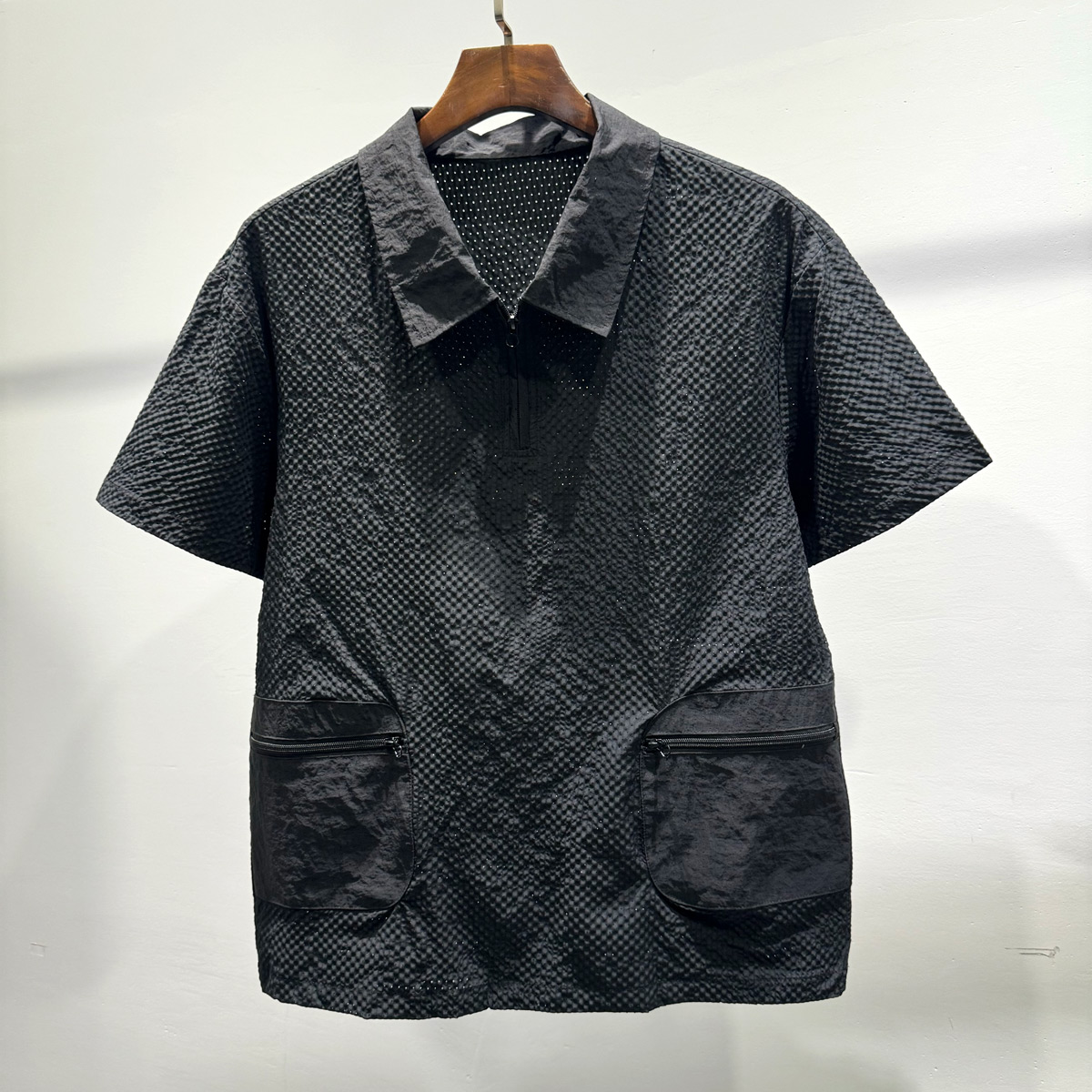 时尚拼接拉链口袋泡泡纱镂空透气POLO衫男士夏季百搭简约短袖体恤