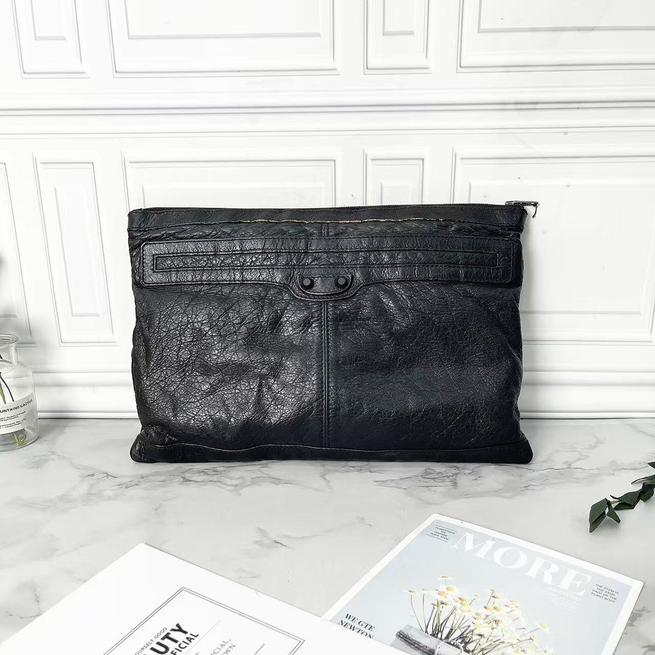95新 Balenciaga/巴黎世家 做旧黑色机车手拿包