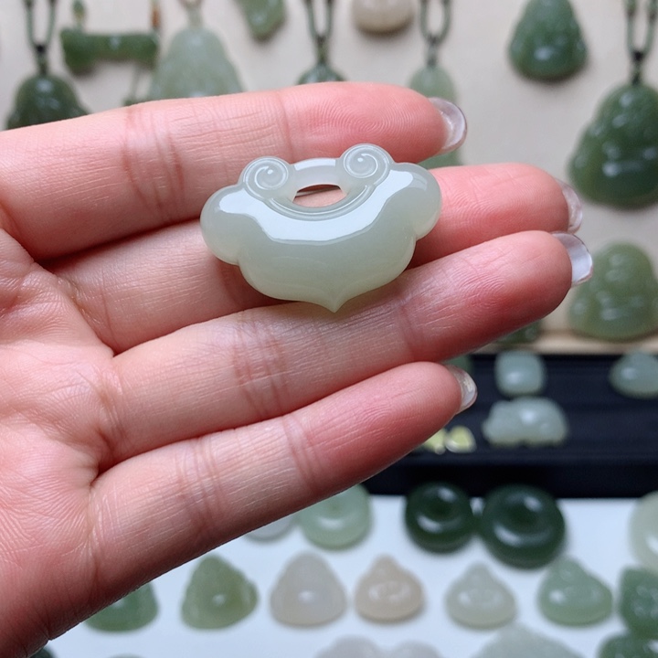 和田玉吊坠未镶嵌