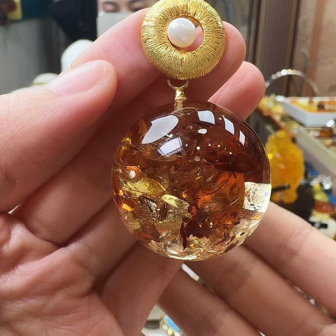 琥珀未镶嵌颈饰吊坠