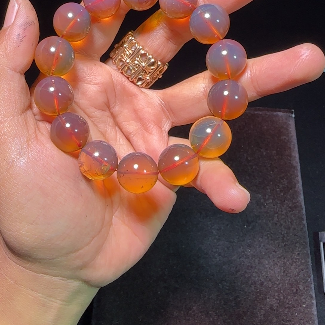 琥珀未镶嵌裸石琥珀