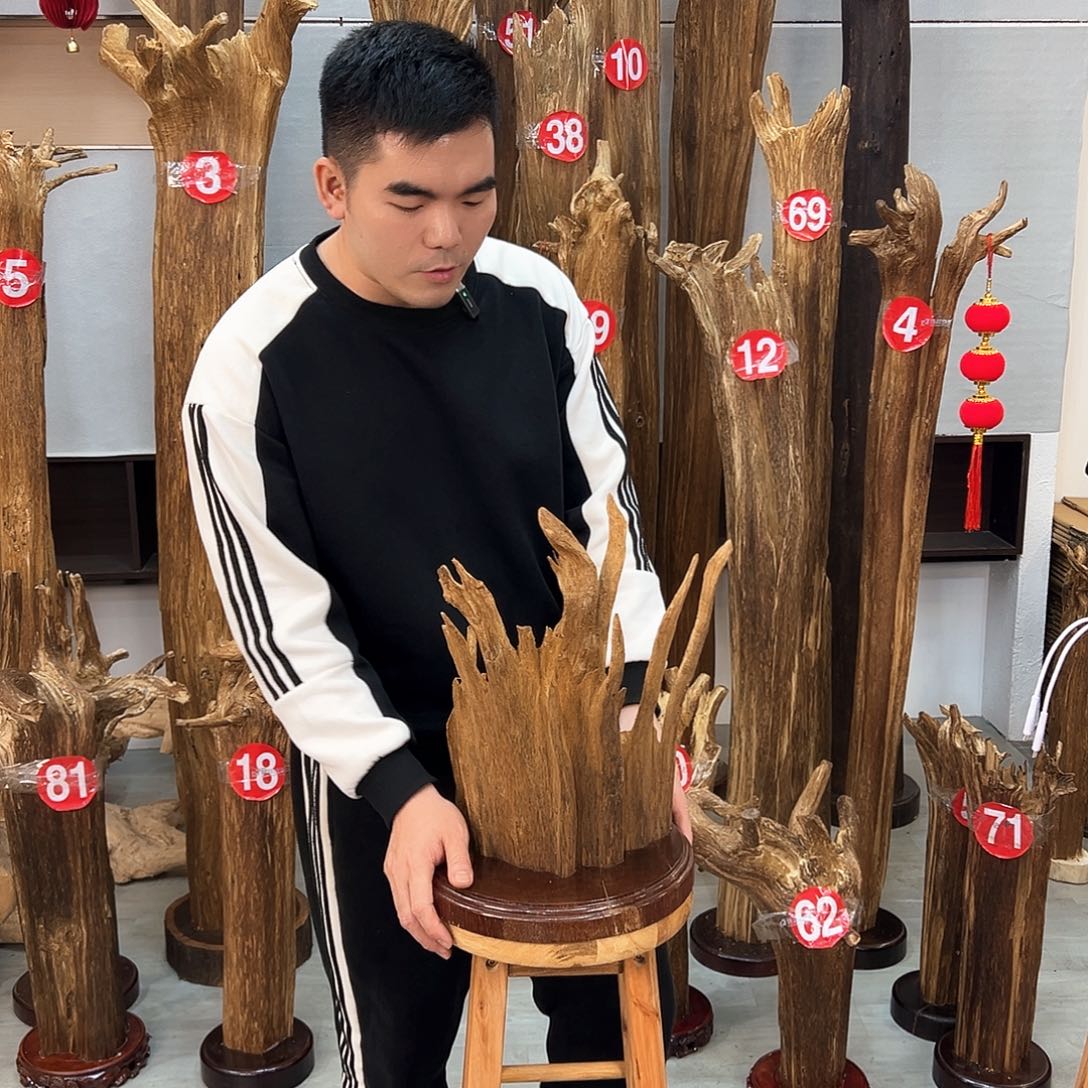 沉香摆件钟*巡海南沉香摆件