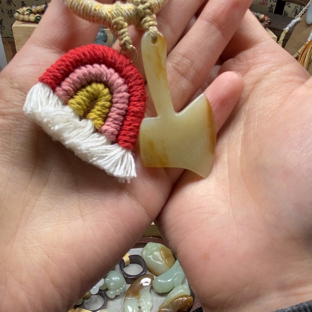 小****和田玉（糖玉）未镶嵌车挂