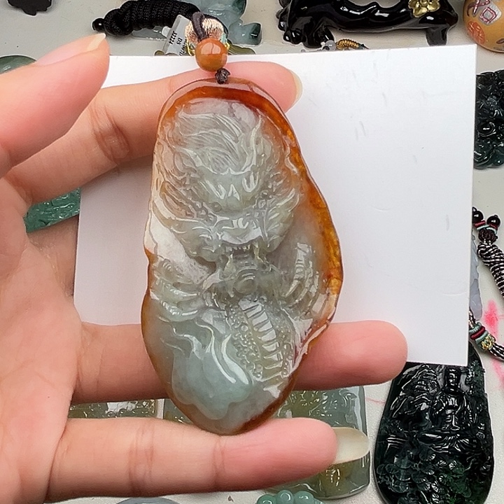 翡翠未镶嵌颈饰挂件