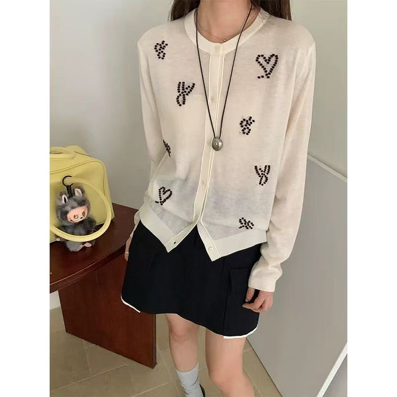 休闲减龄爱心钉珠针织开衫女秋季新款气质显瘦圆领单排扣外套4051