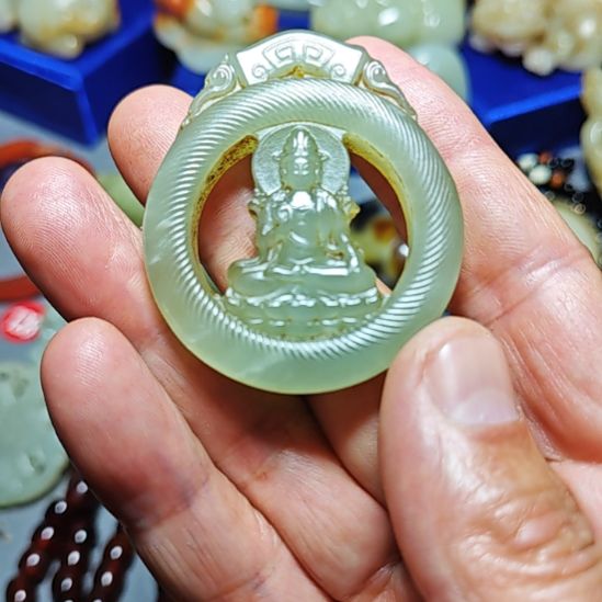 颈饰未镶嵌和田玉茶**寻