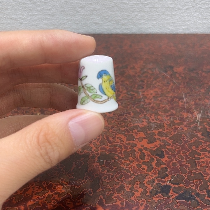 瓷***生瓷片精美的陶瓷摆件……