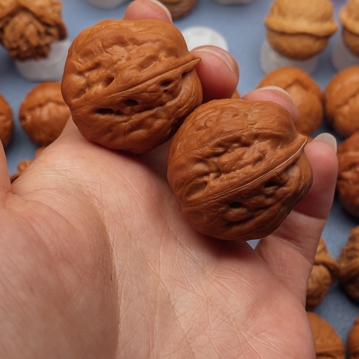 文玩核桃把件至尊蟾