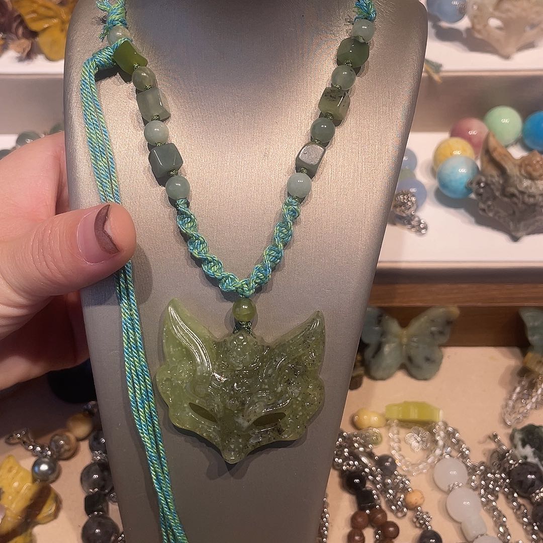 蛇纹石玉合金颈饰