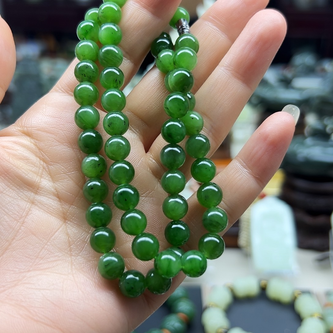 小***贵和田玉未镶嵌挂件